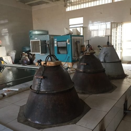 فروش انواع گلاب و عرقیات،گلاب کاشان،نعناع،بیدمشک،کاسنی،رازیا
