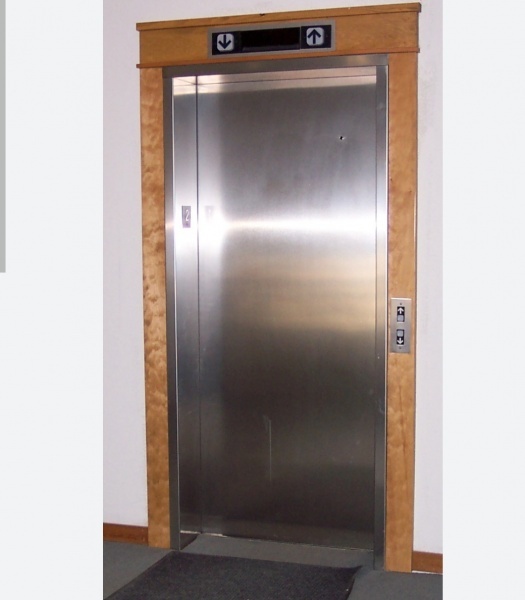 تعمیر آسانسور سی متری جی