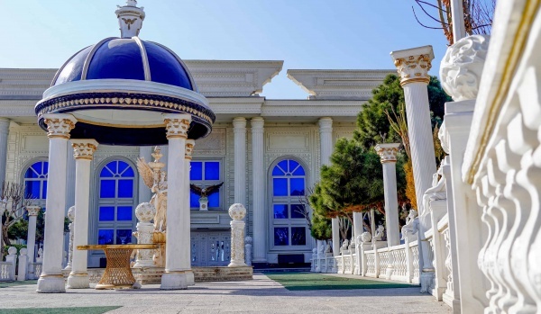 مجموعه تالارهای باغ زندگی