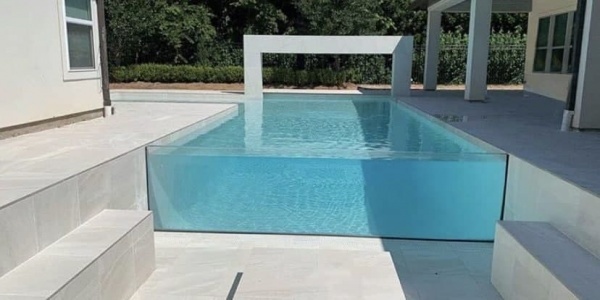 استخر دیوار شیشه ای،شیشه لمینیت استخر