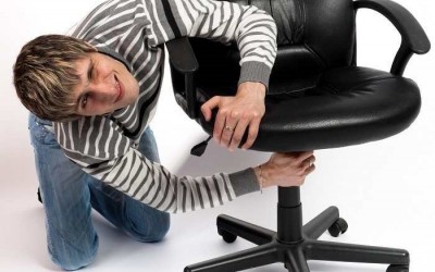 صدای جیر جیر صندلی از چیه؟ چجوری صداش رو بگیریم